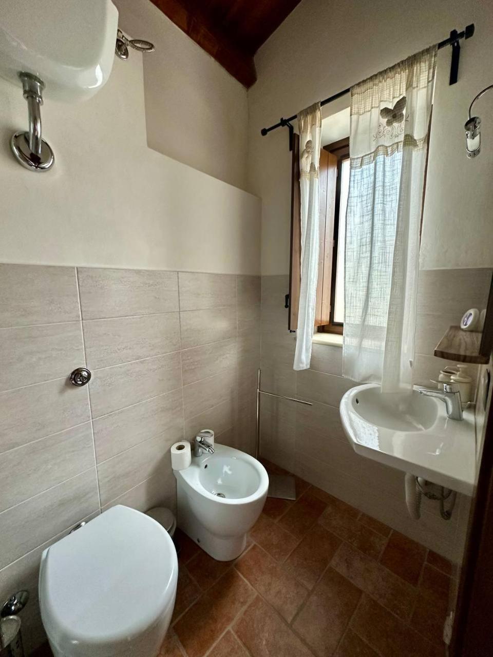 Roba Albanisi Hotel Aragona Kültér fotó