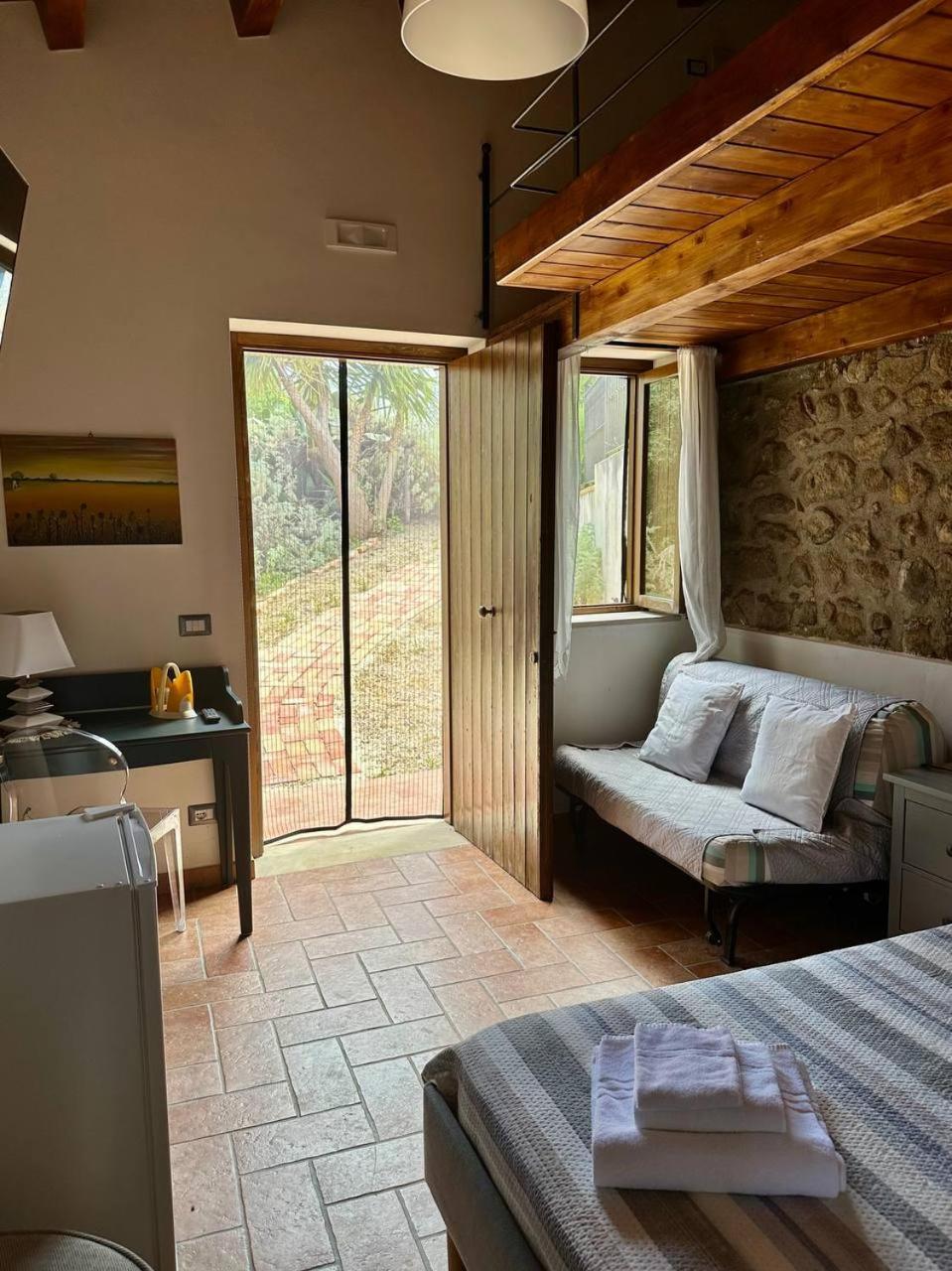 Roba Albanisi Hotel Aragona Kültér fotó