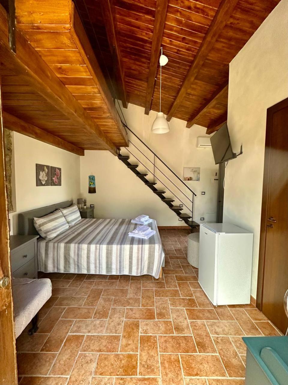 Roba Albanisi Hotel Aragona Szoba fotó