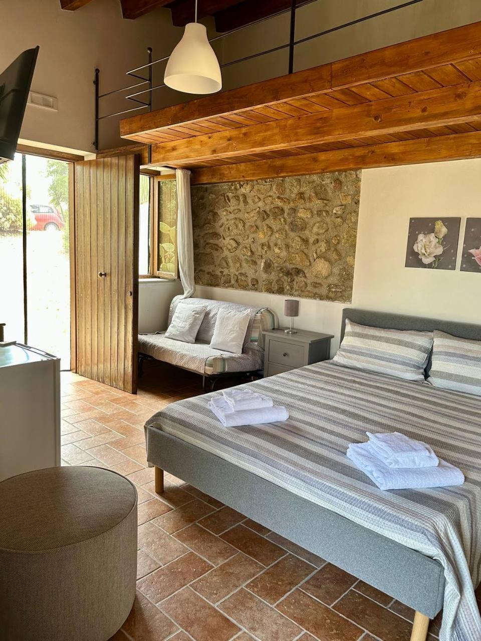 Roba Albanisi Hotel Aragona Kültér fotó
